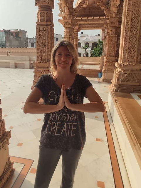 Cristina Bendicho-Spain volunteer at cultural site in India