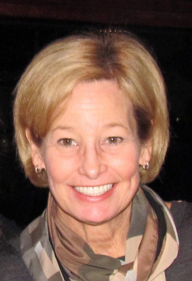 Susie Ladenburger-USA teaching project volunteer at step beyond borders